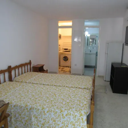 Simple Studio, Chloraka Apartament *