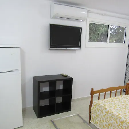 Apartment Simple Studio, Chloraka Paphos